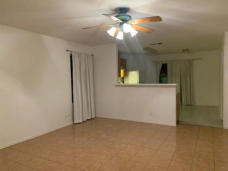 8212 Flaxen Dr — Photo 3