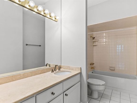 3rd image of 5200 Keller Springs Rd APT 212