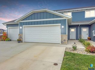 4609 E Whisper Ridge Pl, Sioux Falls, SD 57108