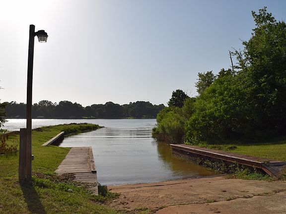 5th image of Lakewood Dr Lot 47