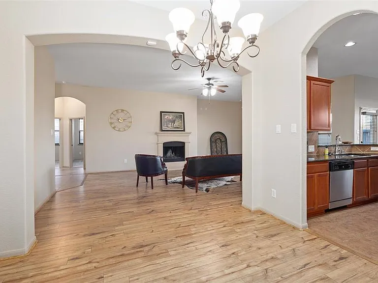 2886 Aurelia Ln — Photo 9