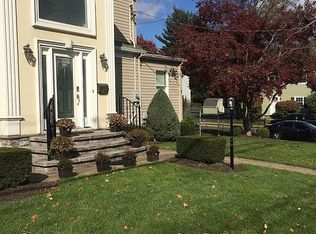 16 Surrey Ln, Clifton, NJ 07012