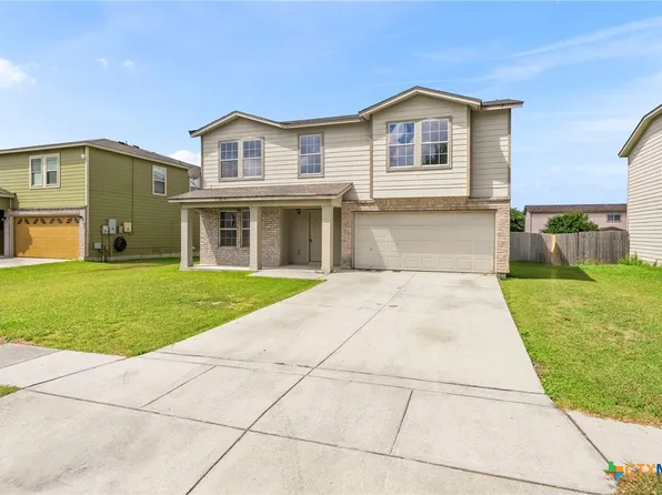 671 NW Crossing Dr, New Braunfels, TX 78130