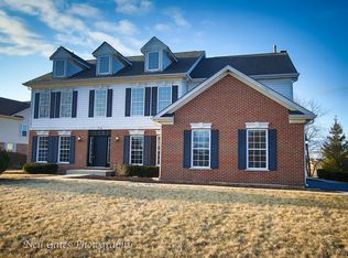 34 Deerfield Dr, Hawthorn Woods, IL 60047