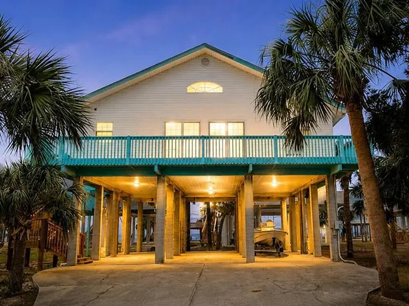 71 W 11th Ave, Horseshoe Beach, FL 32648