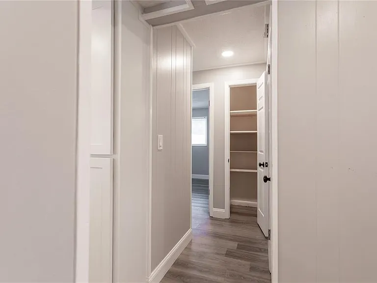 2021 Valley Dr — Photo 33