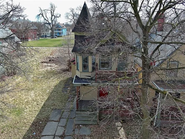 1135 Linwood Ave, Niagara Falls, NY 14305