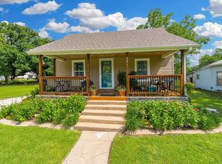321 E Harvey Ave, Wellington, KS 67152