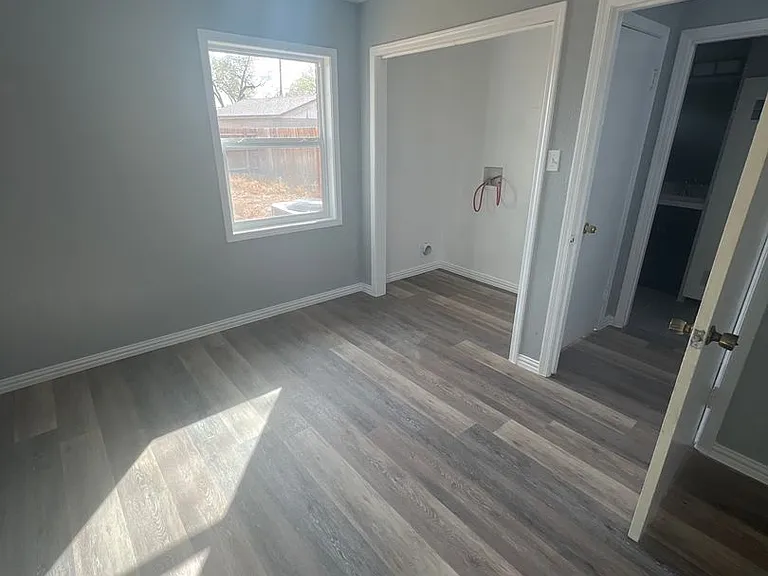 3003 Curtis DR — Photo 6