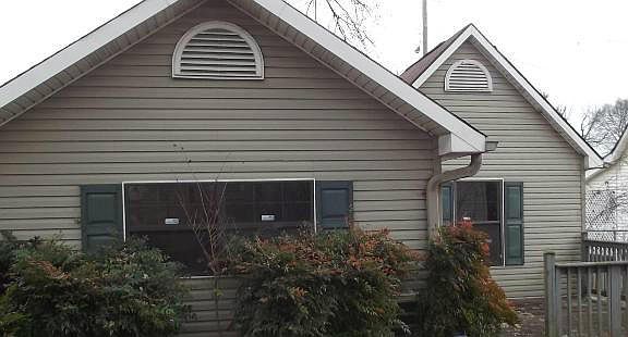 2nd image of 1211 NW Delaware Ave