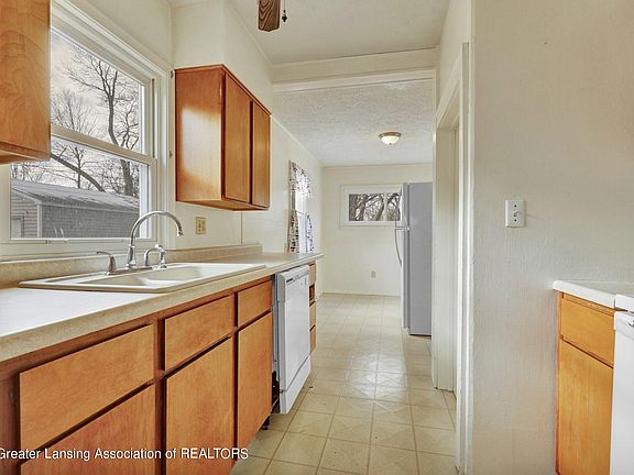 5th image of 529 N Deerfield Ave