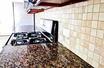 4th image of 4815 W 105th Pl