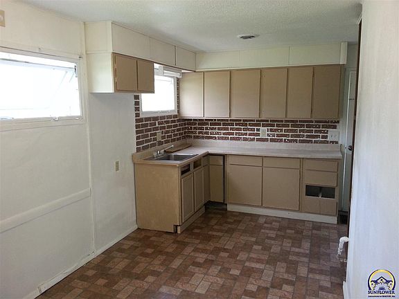 3rd image of 601 SE 34th St