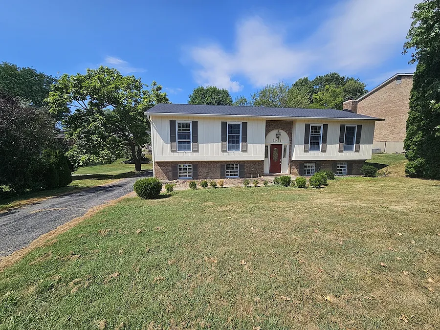 3 bed, 2.5 bath, 1850 sqft, $2,250 — Photo 1