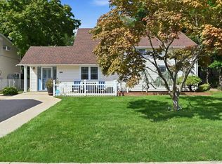 136 Tardy Lane S, Wantagh, NY 11793