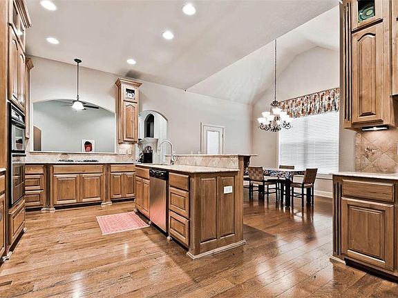 5th image of 7003 W Inglewood Ct