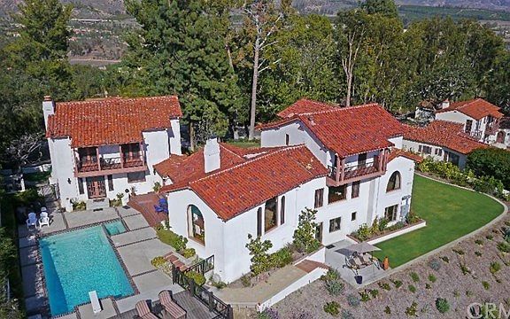 2nd image of 2102 La Cuesta Dr