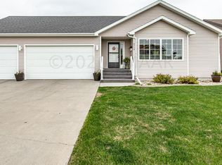 4718 Lavonne Ct S, Fargo, ND 58104
