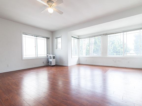 3rd image of 817 S Serrano Ave APT 4