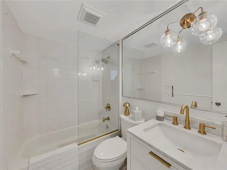 111 Robinhood Dr — Photo 15