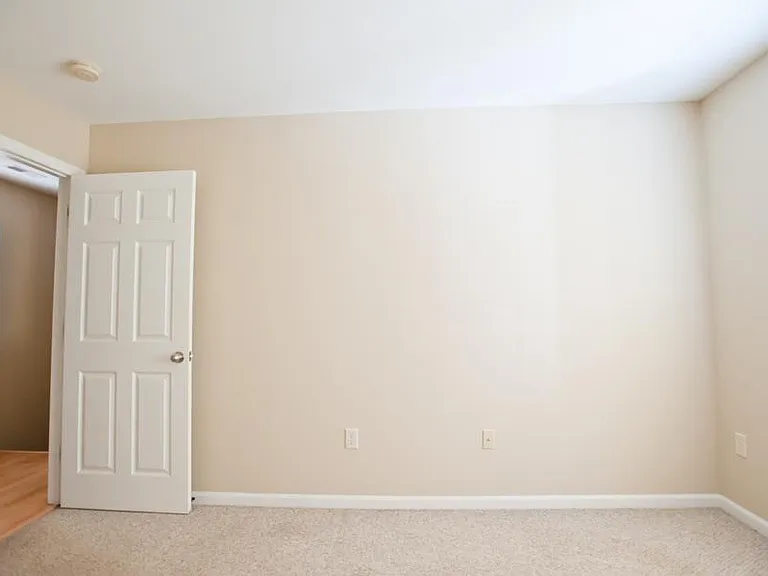 3255 N Oakland Ave #UPPER — Photo 14
