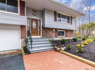 99 Deepwood Dr, Madison, CT 06443