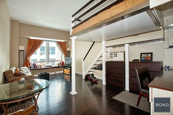 Sold by Bond New York | media 3