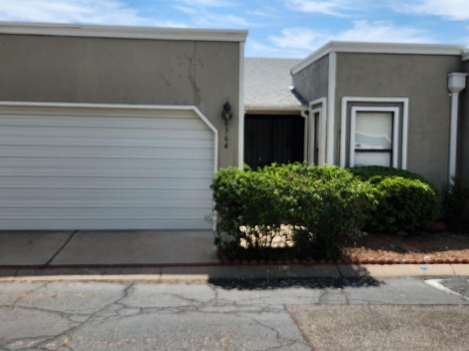 1st image of 6364 N Willowbrook Dr