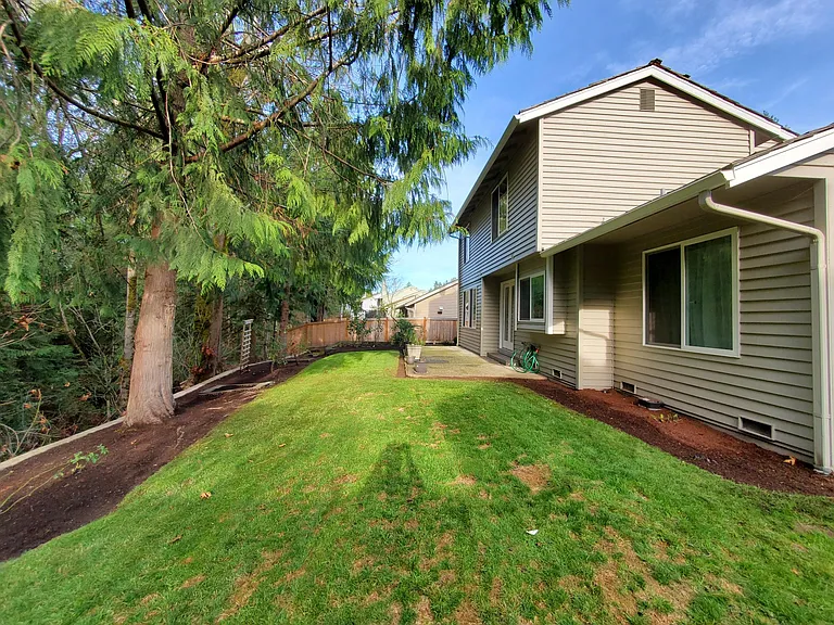 2707 233rd Pl NE — Photo 34