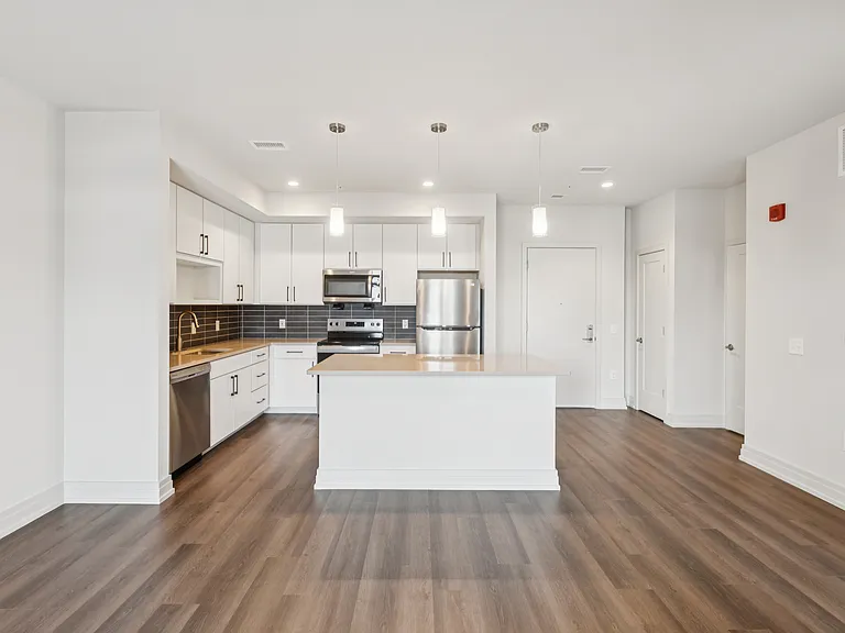 Park Morton Apartments — Photo 11