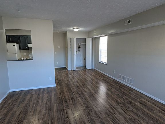 3rd image of 859 Kerns Dr NE APT A