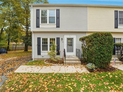 30 Riverwoods Ct, Rumford, RI, 02916