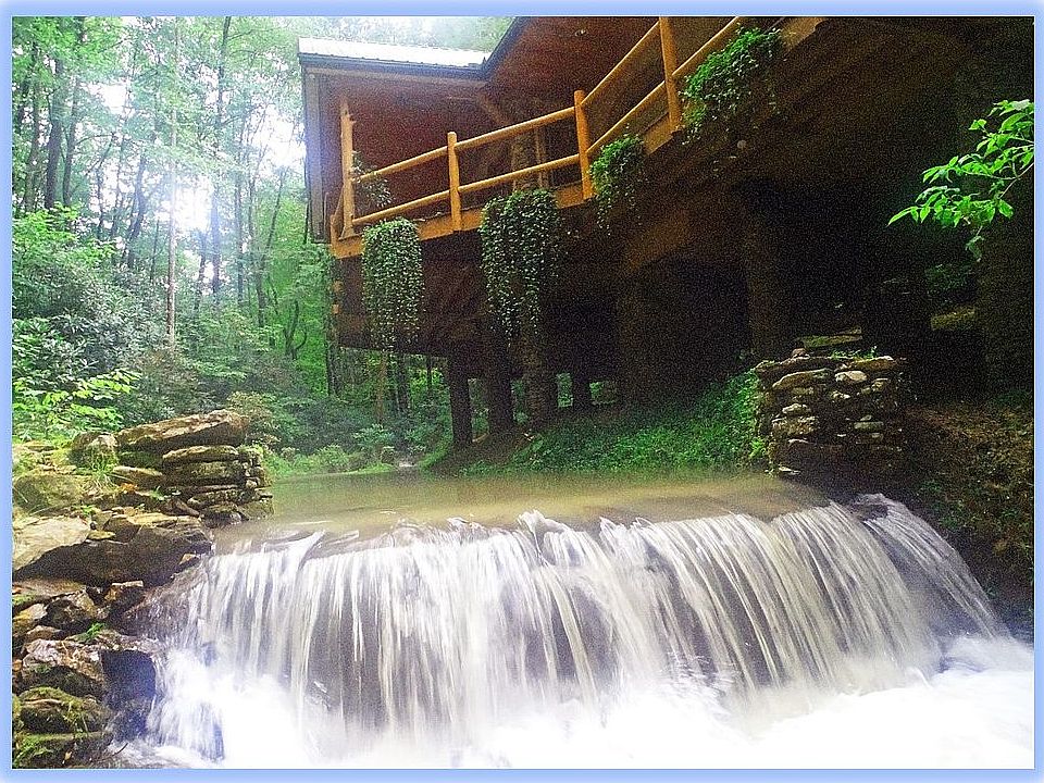 Entrance Falls