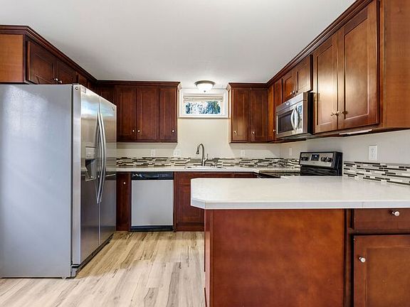 3rd image of 4430 NE 78th Ave #B