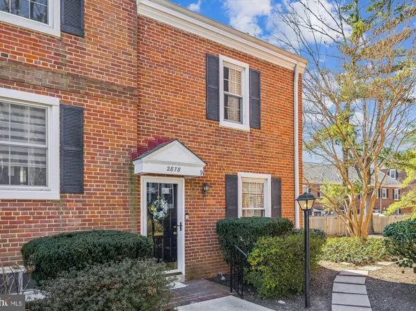 2878 S Abingdon St, Arlington, VA 22206