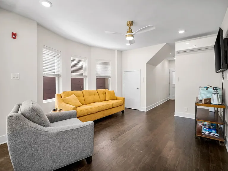 1059 Asbury Ave #1 — Photo 7