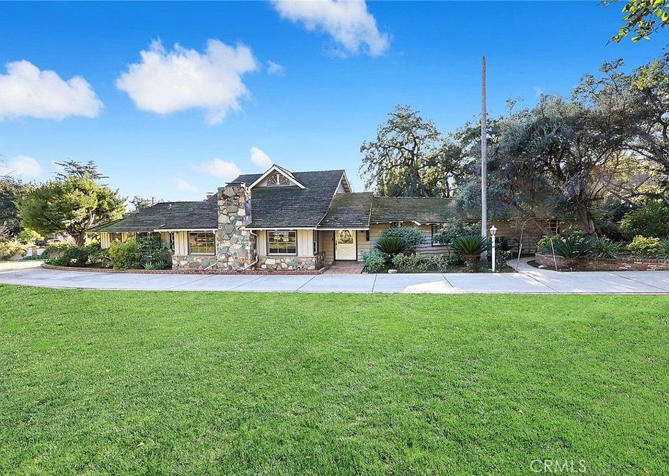1st image of 1004 Singing Wood Dr
