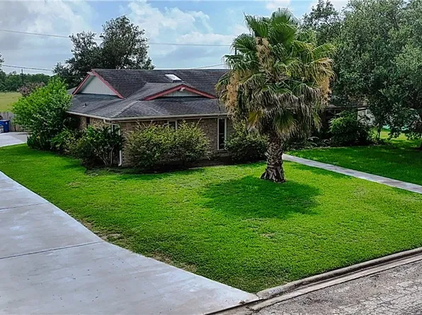 1001 Brookhollow Dr, Port Lavaca, TX 77979