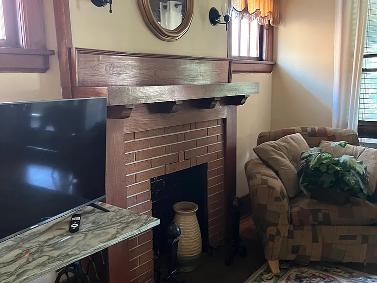 2624 Chestnut St #2 — Photo 2