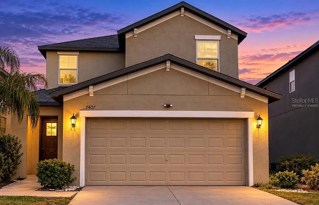3 bed, 2.5 bath, 1568 sqft, $2,395 — Photo 1