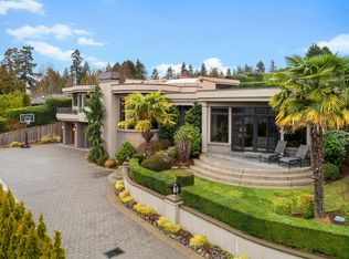 8900 NE 36th St, Yarrow Pt, WA 98004