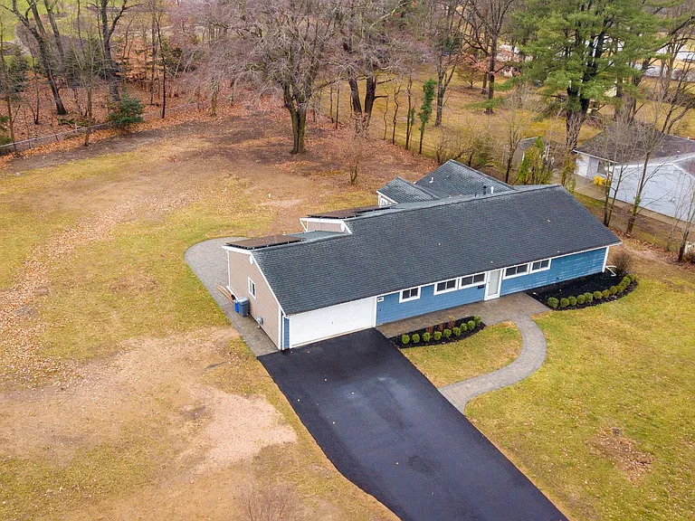 127 Kendall Rd — Photo 39