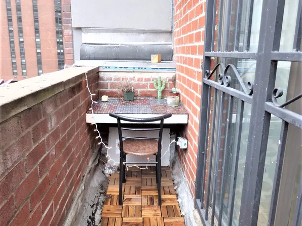 305 East 92nd Street image 1 of 9