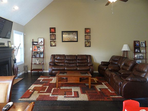 2nd image of 1520 Mammy Ln