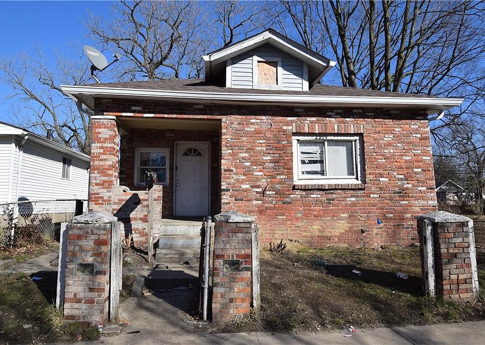 1st image of 2309 N Parker Ave