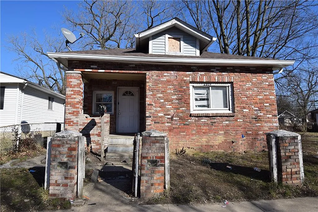 2309 N Parker Ave photo 1