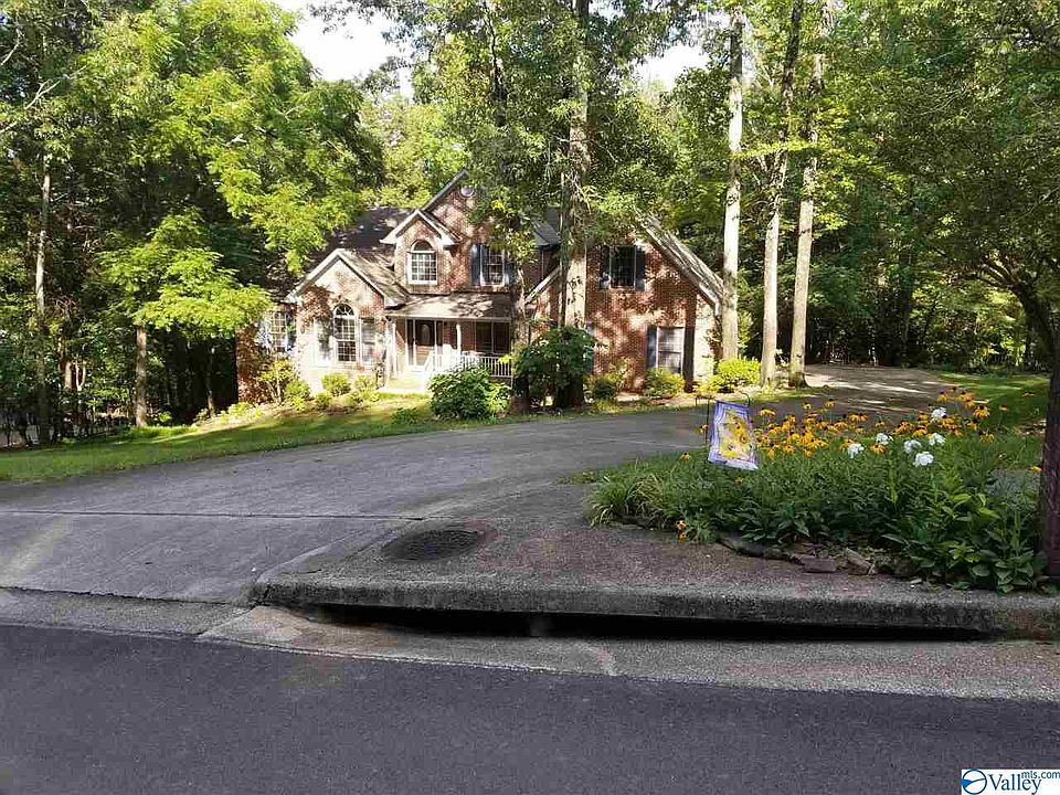 1st image of 213 Deanna Dr SE