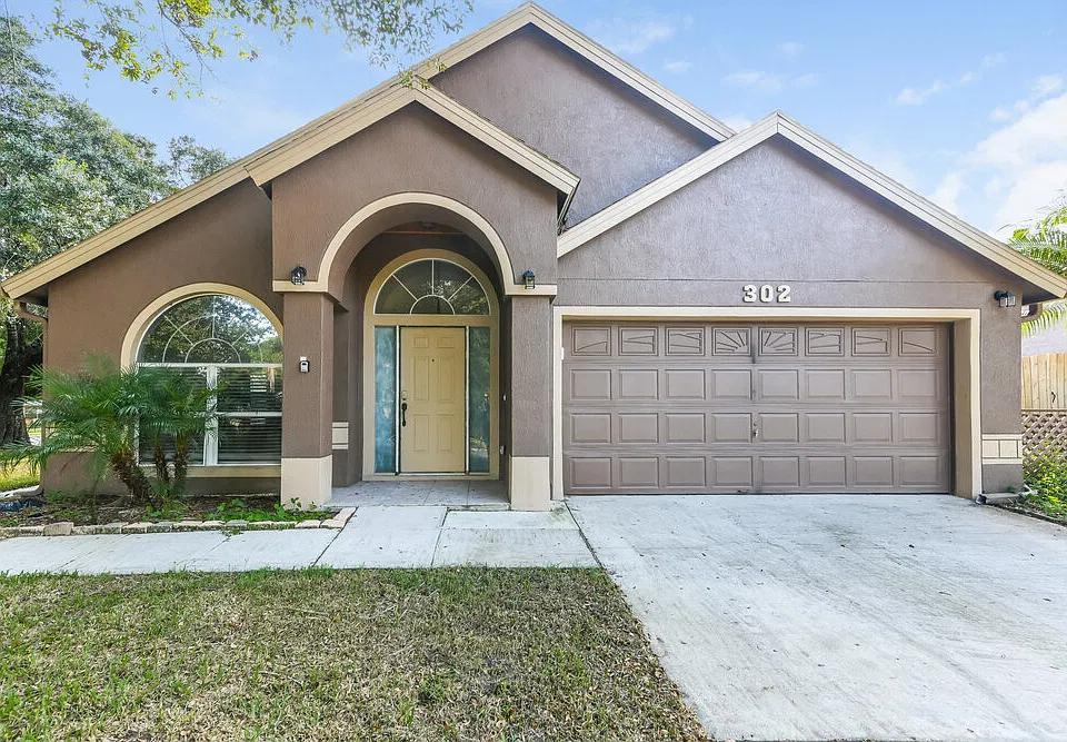 302 Laurel Cove Ct