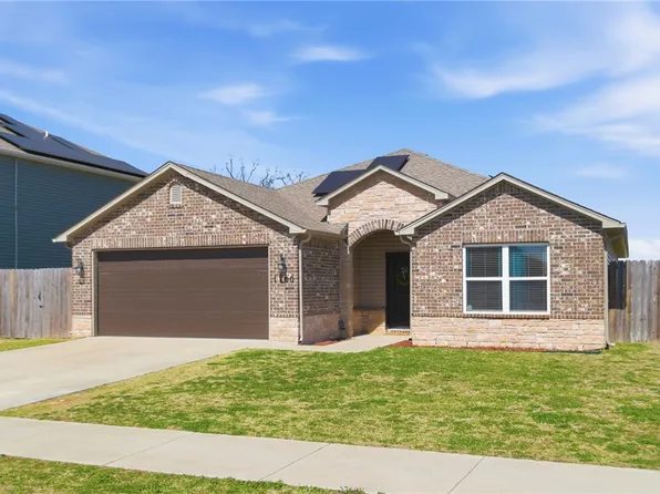 1700 Hermitage Dr, Centerton, AR 72719