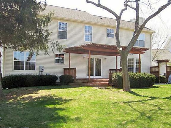 2nd image of 7808 Westbury Dr NE